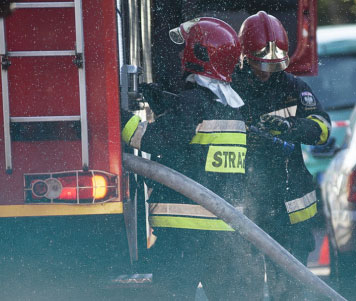 Zdjęcie ilustrujące strażaków